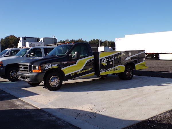 FX Truck Center Wrapped Service Truck for Roadside Service